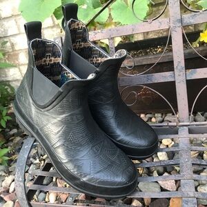 Pendleton Embossed Black Chelsea Rain boots